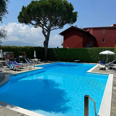 With Swimming Pool Apartment *