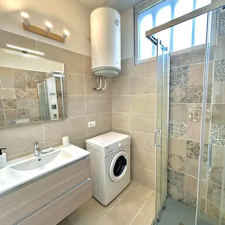 With Swimming Pool * Reno Di Leggiuno