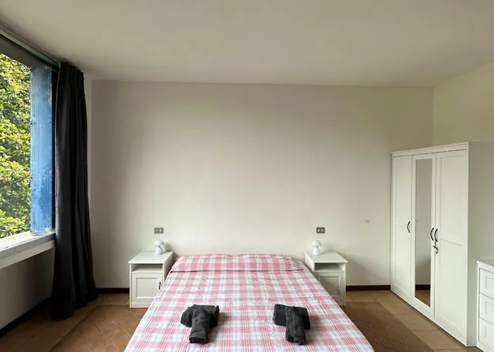 With Swimming Pool Reno Di Leggiuno