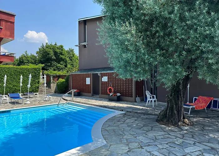 With Swimming Pool Daire