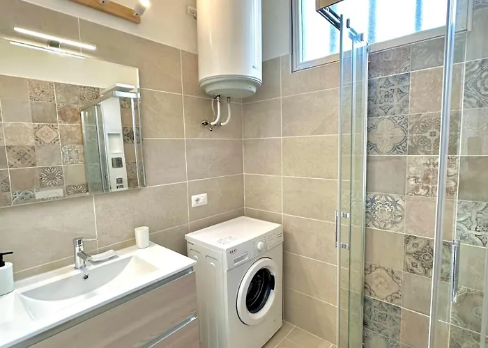 With Swimming Pool * Reno Di Leggiuno